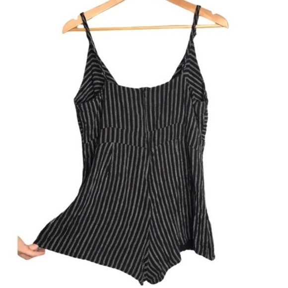 Honey Punch Tie Front Romper Black White Stripe Womens Medium M Adjustable Strap - Picture 4 of 14